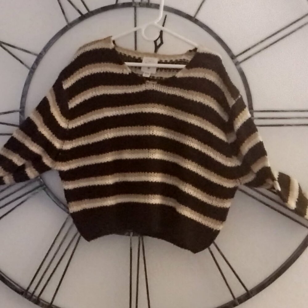Billabong Cropped Sweater, Size Medium